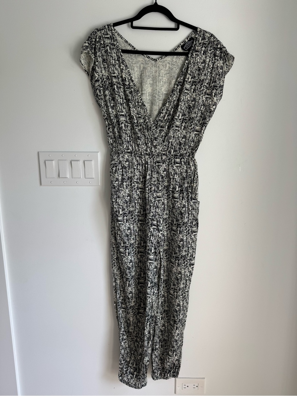 ANGIE Black & White Jumpsuit Elastic Waist NEW Women’s S